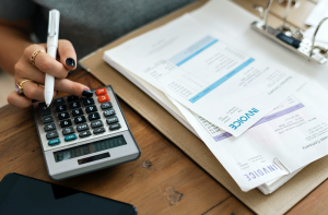 calculating invoice